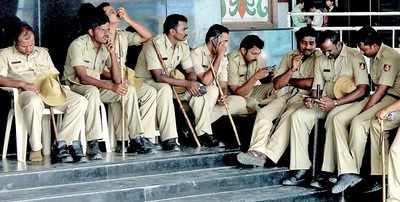 Chuck the mobile phone and read newspapers instead: Karnataka State Reserve Police brass tells its force