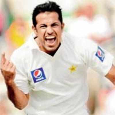 Pakistan bowlers work their magic yet again