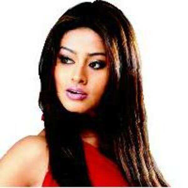 Rukmini pips Sneha