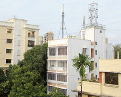 Perry Rd residents complain to BMC about mobile towers