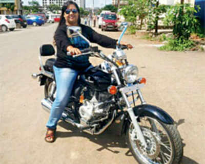 Brazen housewife and mother of 3 patrols Virar on two-wheeler; irks cops