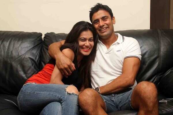 Payal Rohatgi makes Sangram wash his hands