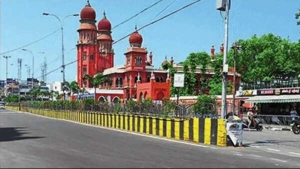 Tamil Nadu polls: Biriyani stands, malls make a killing even as rest of Chennai city deserted
