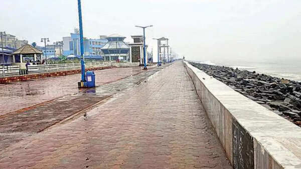 Vigil on coastal areas of Bengal as heavy rain alert remains