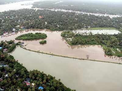 Kerala Floods: Anushka Sharma, Shahid Kapoor, Amitabh Bachchan, Dulquer Salmaan, other celebrities urge fans to help out in times of crisis