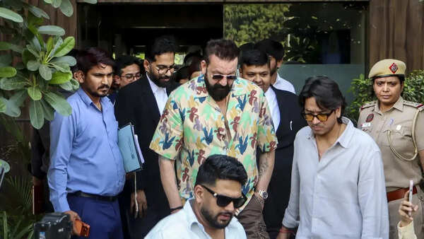 Sanjay Dutt apologises for ‘Sarke Chunar’ ‘vulgar’ lyrics, promises to sponsor education of 50 tribal girls