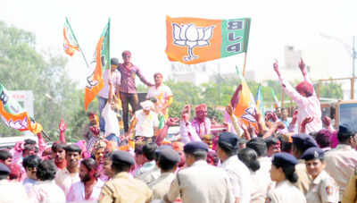 BJP set to form govt in Maha with NCP support