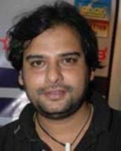 Naveen Mayur dies at 32