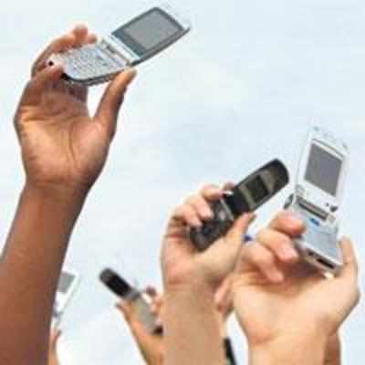 Govt allows more cos into mobile telephony