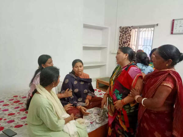 Villagers mourn doctor killed in Jharkhand air ambulance crash