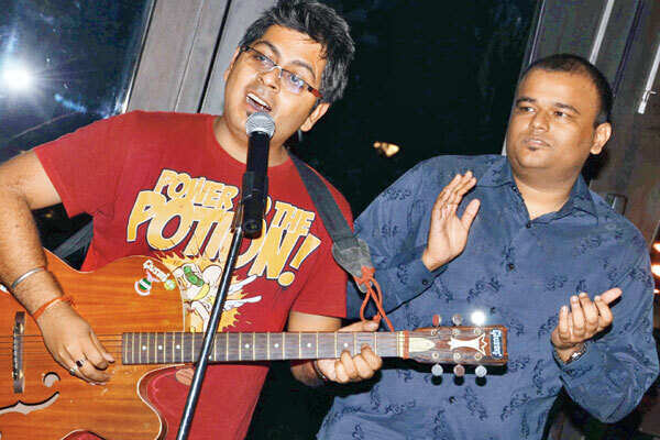 Cooper’s Grill & Bar hosted the 11th edition of the Comedy Club with stand-up comedians