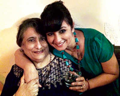Divya pens book on her mother