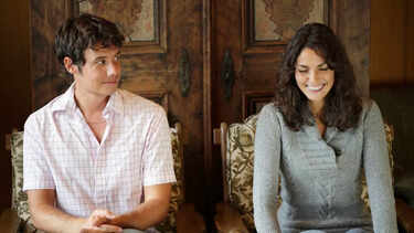 5 signs someone likes you, according to psychology