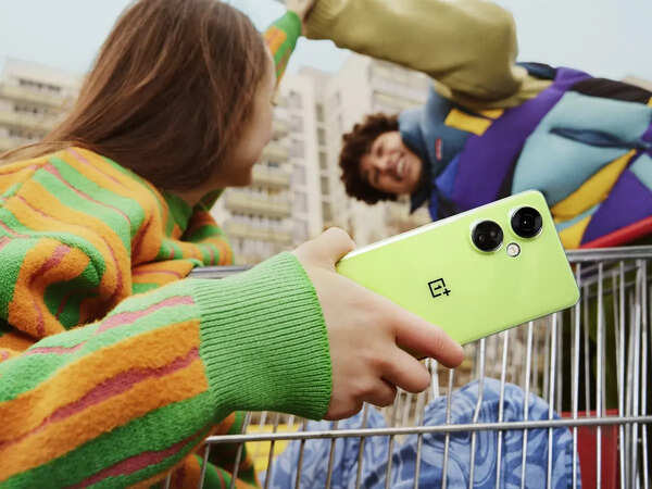 Experience high-end audio & sleek smartphone performance with the OnePlus Nord CE 3 Lite 5G & OnePlus Nord Buds 2: The sale goes live on April 11!