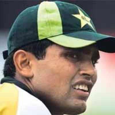 Pakistan drop Akmal for Asia Cup