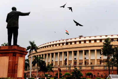 Oppn divided over Cong threat to disrupt House as govt rules out resignations