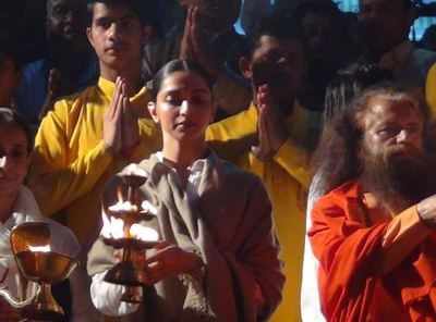 Deepika Padukone worships the Ganga river in Rishikesh