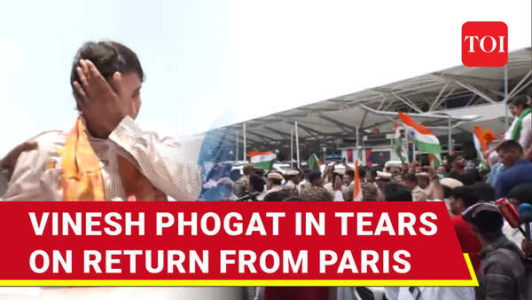 Indian Wrestler Vinesh Phogat Receives Grand Welcome at Delhi Airport After Olympics Heartbreak