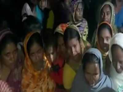 West Bengal: Families, Mamata Banerjee mourn the death of labourers killed by terrorists in Kulgam