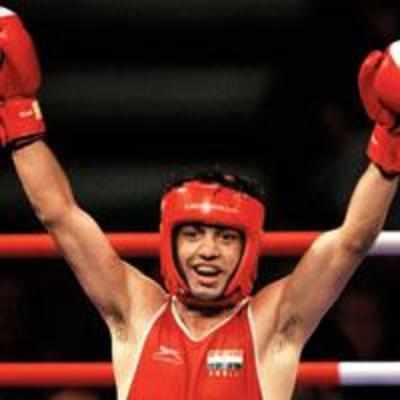 Indian boxers advance