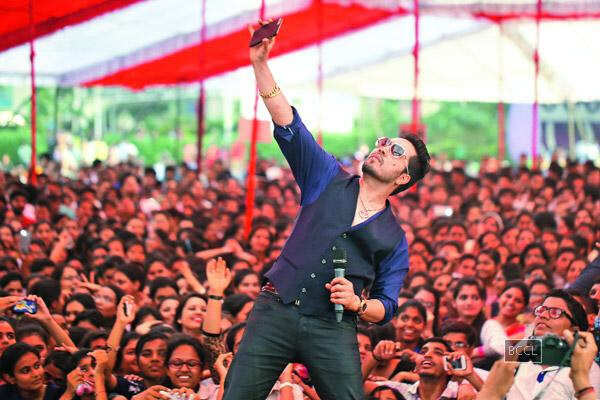 Students' singalong afternoon with Mika Singh in Gurgaon