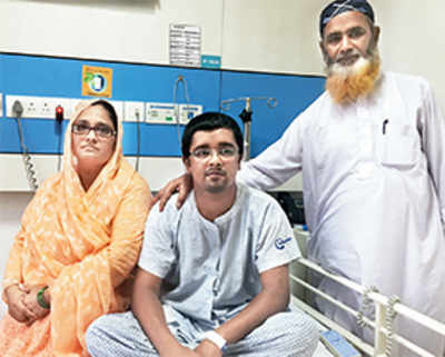 Ailing Pakistani youth queues up for an Indian heart