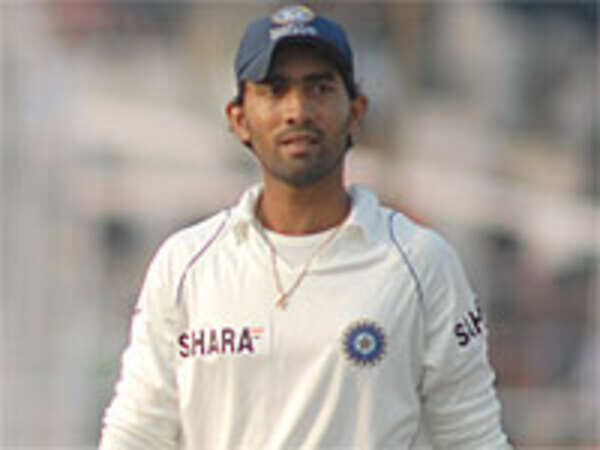 Anil Kumble bats for Karthik