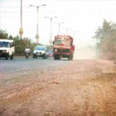 Dusty road near Airoli check naka concerns commuters