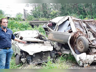 Cars damaged in TMC’s anti-encroachment drive