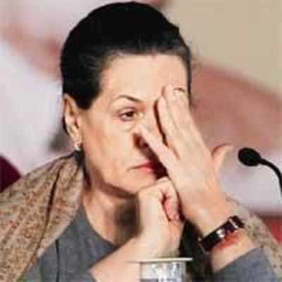 Bofors ghost returns to haunt Congress, Sonia