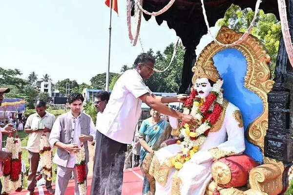 Belagavi district admin celebrates Basava Jayanti