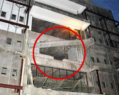 2 workers die after falling from 8th floor of building