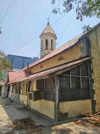 Experts seek conservation safeguards as PMC moves to shift listed heritage structure in Aundh for road widening