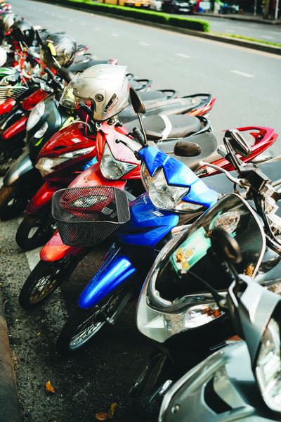 Gender Disparities in Urban Transportation: Women Favor Buses Over Men ...