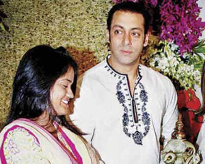 Salman Khan’s Ganpati changes address, yet again