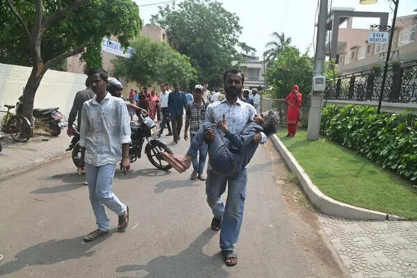Elderly defy age constraints to vote