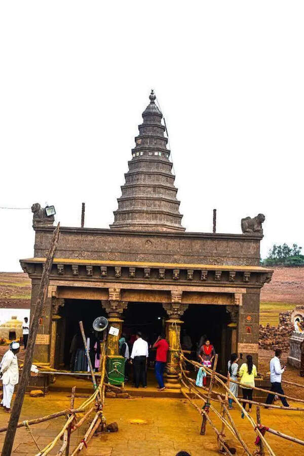 Hidkal drop reveals rare Vitthal temple, devotees rush in