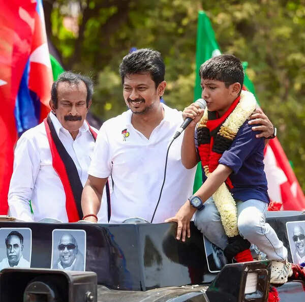 Udhayanidhi steps up attack on AIADMK, calls polls ‘battle for TN’