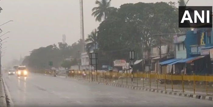 Tamil Nadu Rains Live: Heavy Rain Lashes Chennai, Vellore And ...