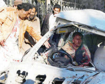 Pak suicide bomb blast kills 9, injures many