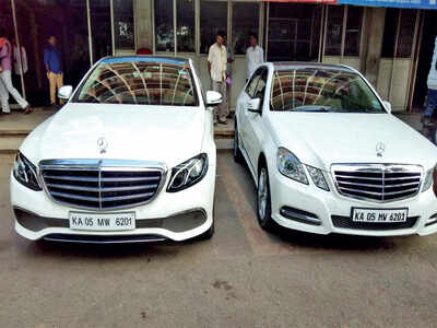 Curious case of Mercs with identical no. plates