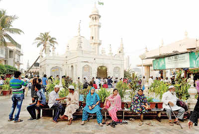 Dargah entry for women