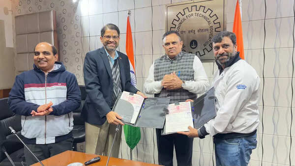 Bajaj Auto, SASTRA deal to train 500 students a year