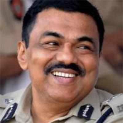 Police commissioner takes to task '˜lethargic' sub-inspector