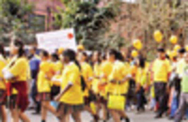 School children at cancer awareness walk