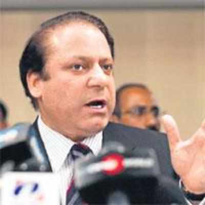 Sharif set to return home, Mush may divert his plane