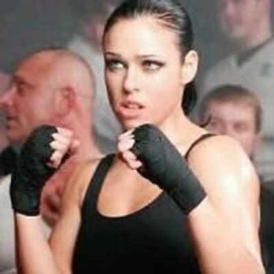 SFL signs on first woman fighter