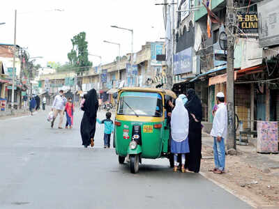 Hassled by loans, auto drivers in city charge higher fares