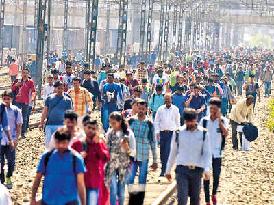 Thousands stranded by rail roko