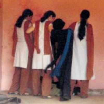 Leave burqas at the gate: M'lore college to students